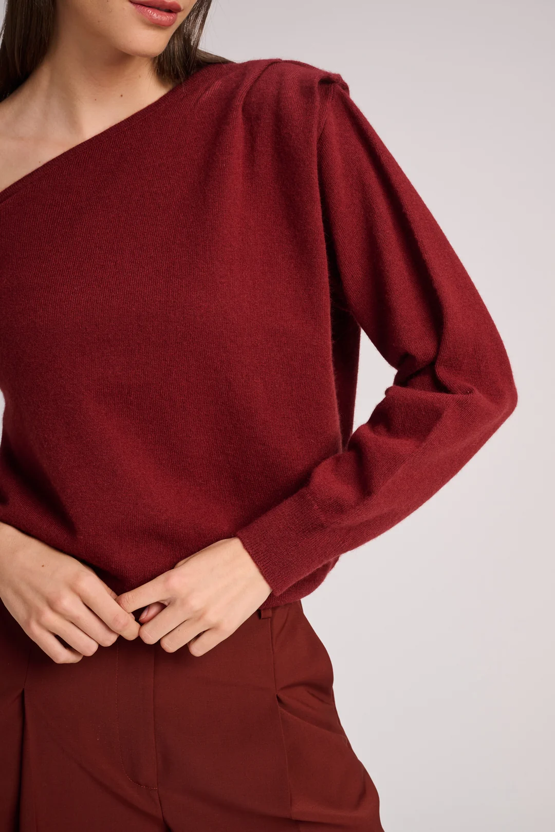 https://images.femalesconceptstore.becosoft.net/articles/pull_milan_rust_trousers_edith_rust_3.webp?height=150&width=150&scale=canvas&qs=5848