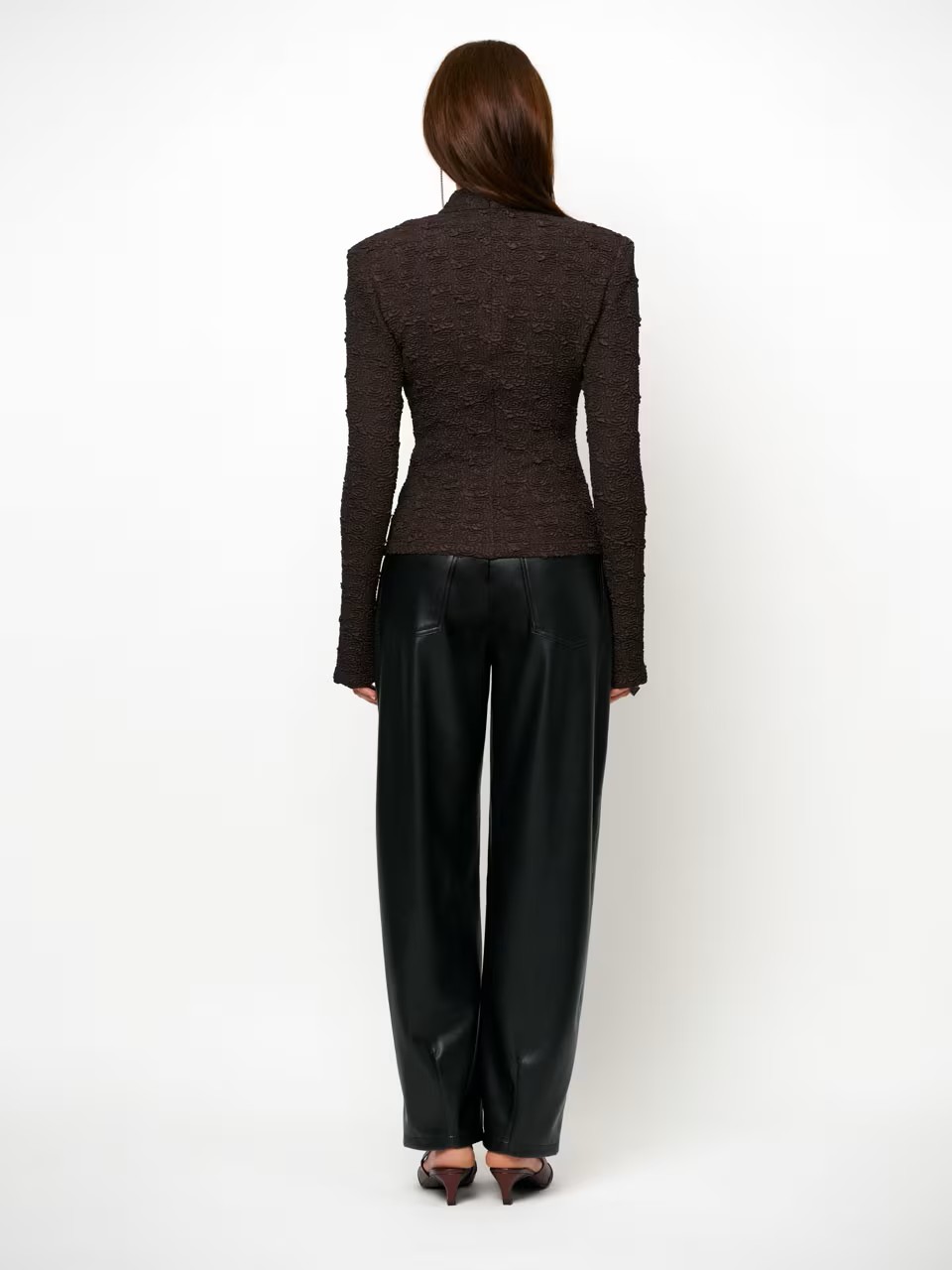 https://images.femalesconceptstore.becosoft.net/articles/qamar2.jpg?qs=6927