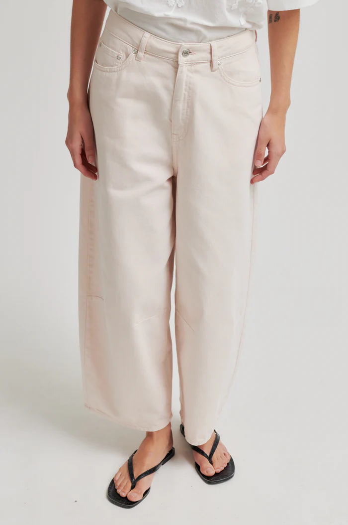 https://images.femalesconceptstore.becosoft.net/articles/reece1.webp?height=150&width=150&scale=canvas&qs=5521