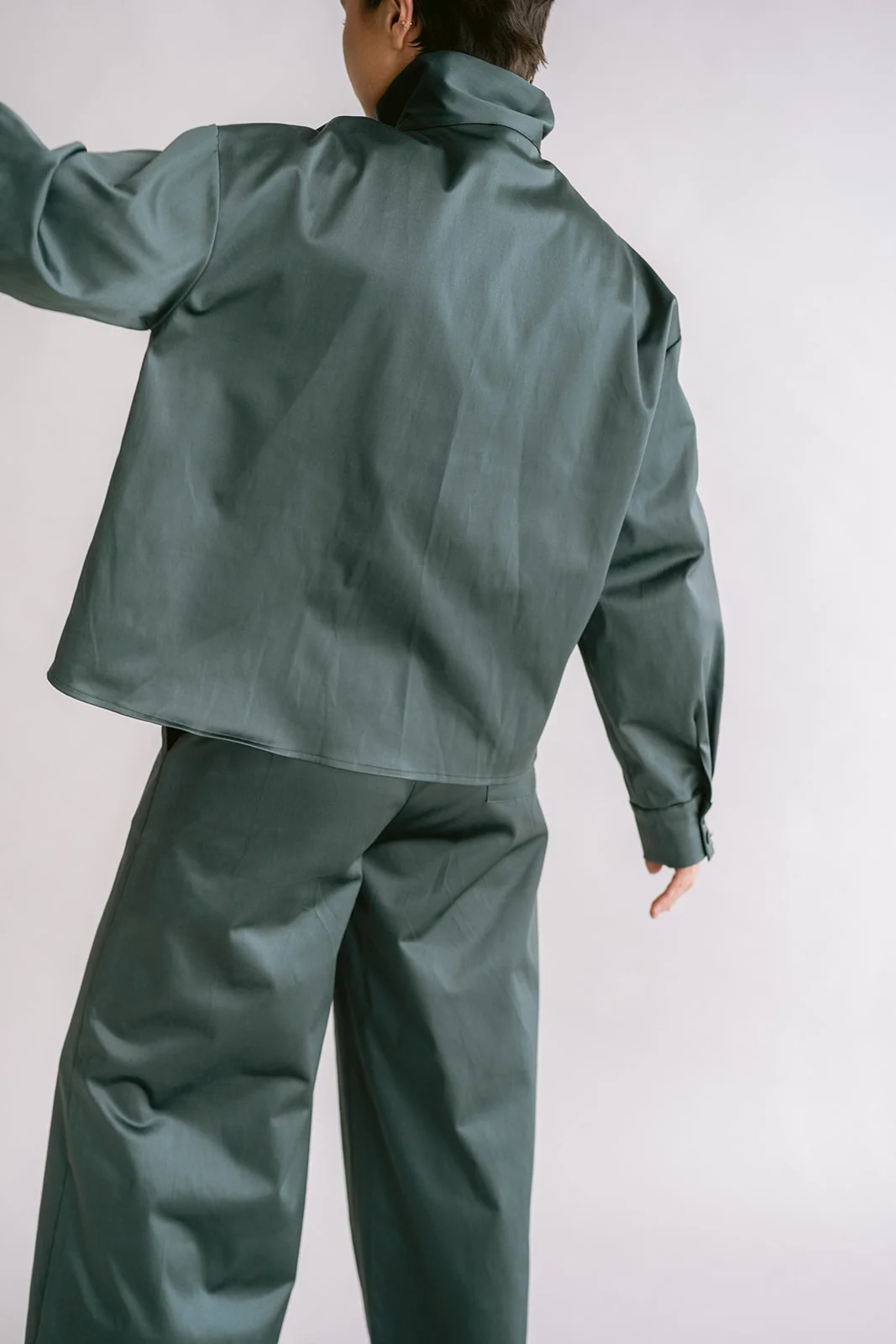 https://images.femalesconceptstore.becosoft.net/articles/sam-pants-satin-sage-green-10.webp?height=150&width=150&scale=canvas&qs=6634
