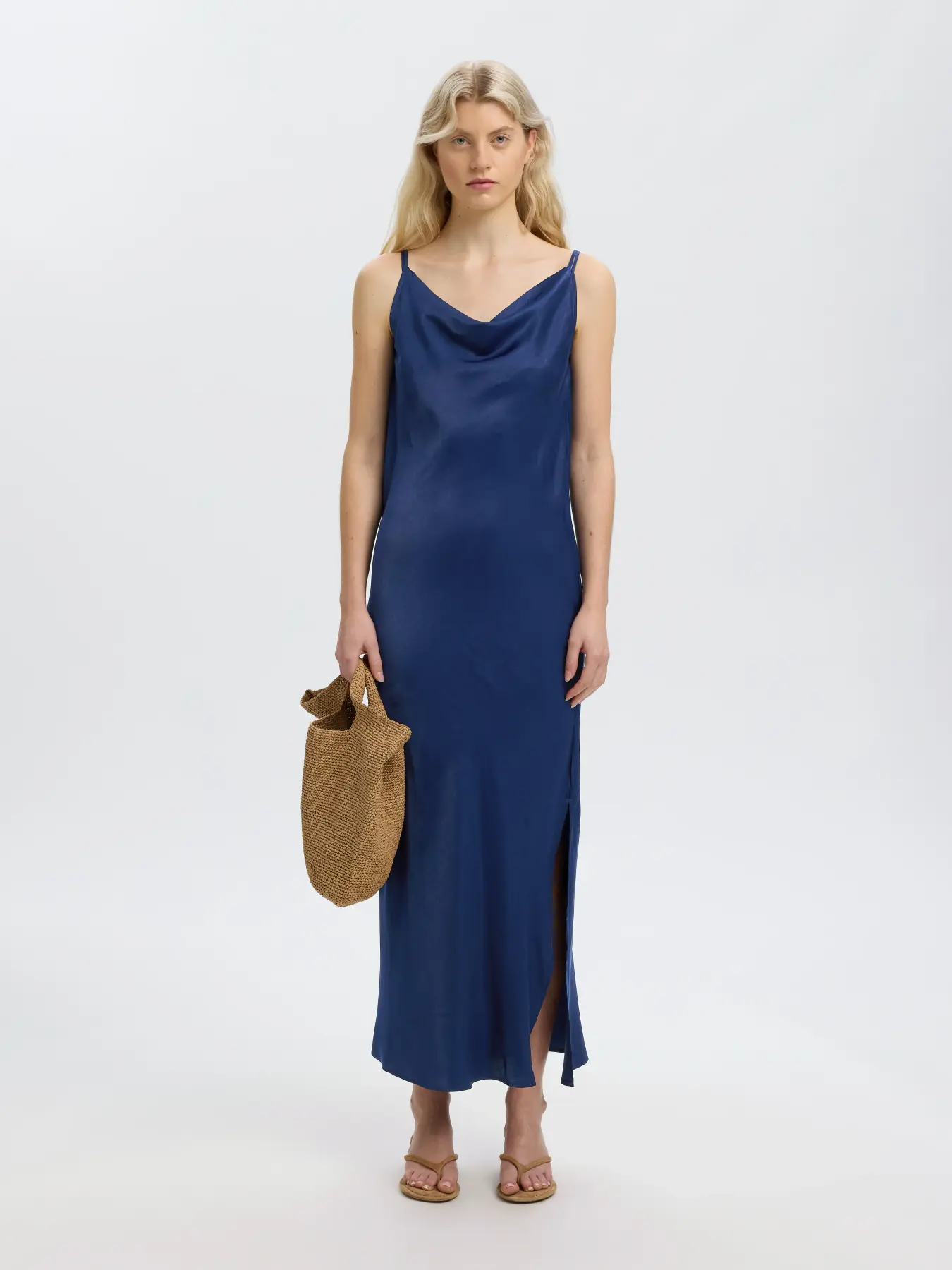 https://images.femalesconceptstore.becosoft.net/articles/slfgiona1.webp?qs=5619