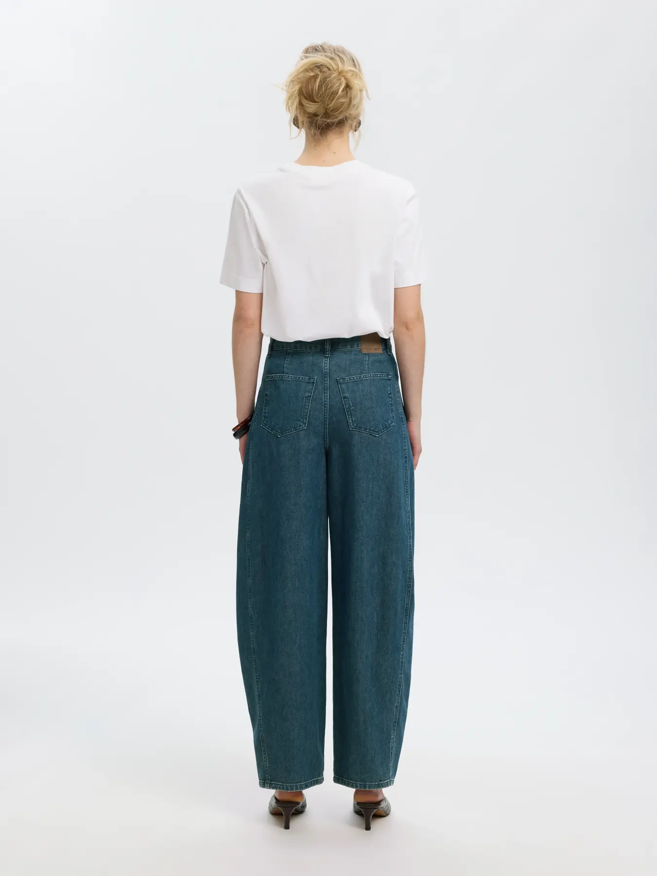 https://images.femalesconceptstore.becosoft.net/articles/slwbarrelrelax2.webp?qs=6202