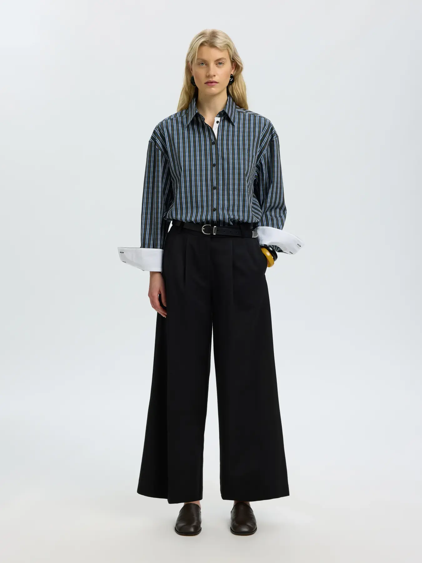 https://images.femalesconceptstore.becosoft.net/articles/slwextra1.webp?qs=6403