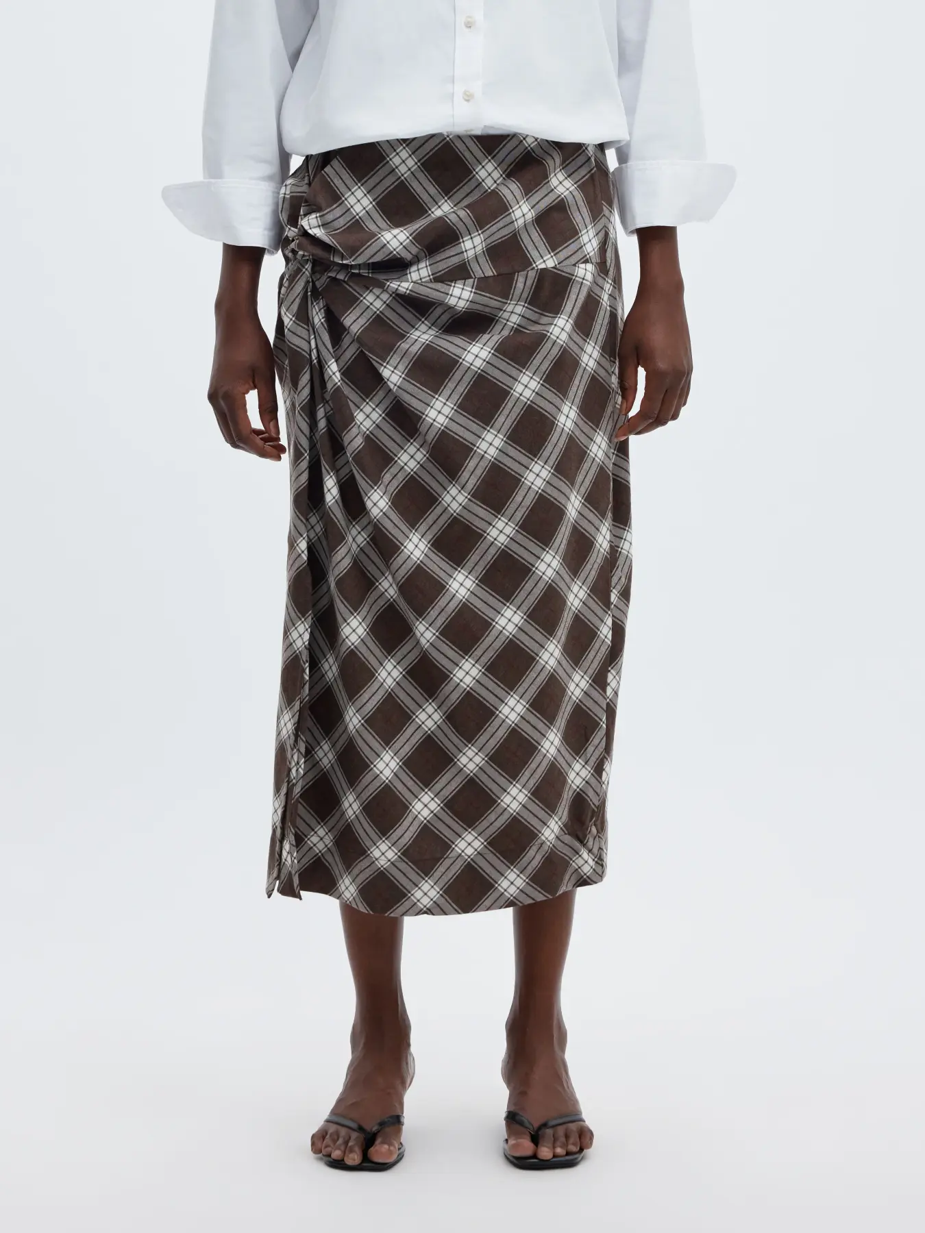 https://images.femalesconceptstore.becosoft.net/articles/slwjaylenrok1.webp?qs=6989