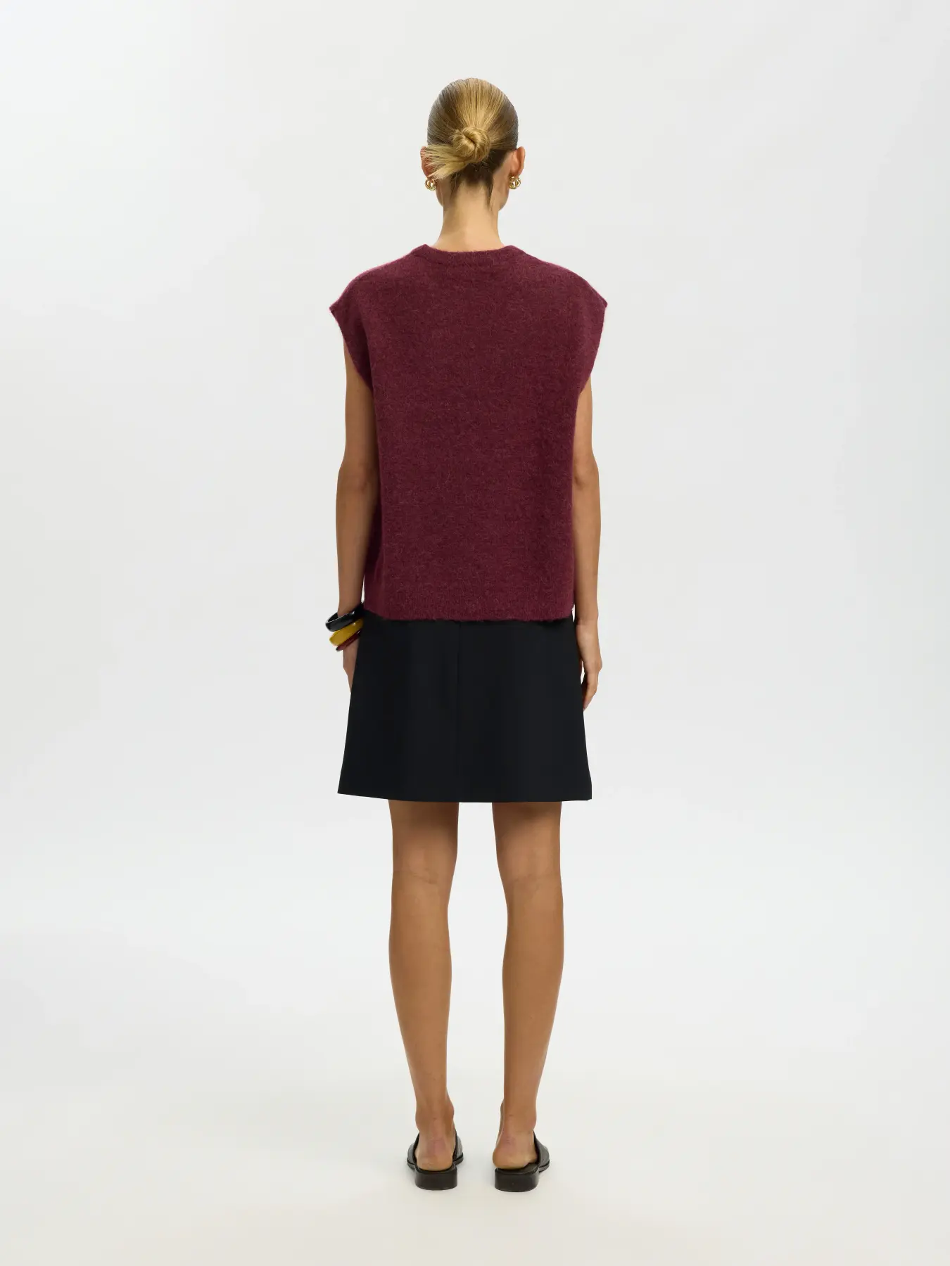 https://images.femalesconceptstore.becosoft.net/articles/slwluluknitvest2.webp?qs=6494