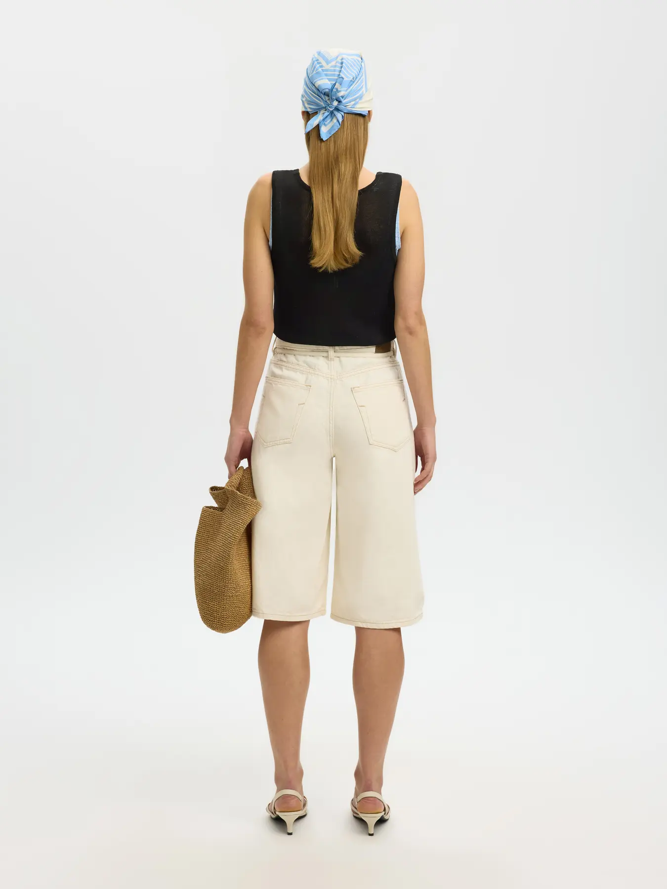https://images.femalesconceptstore.becosoft.net/articles/slwmoon2.webp?qs=5938