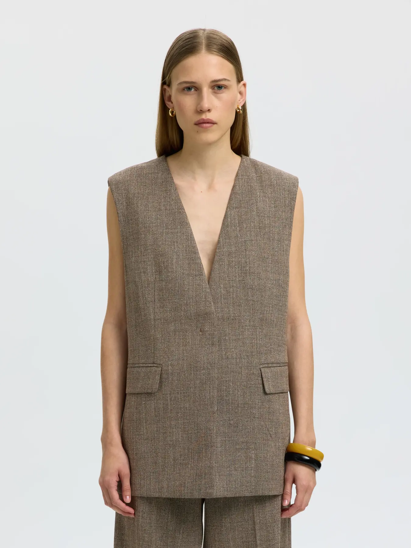 https://images.femalesconceptstore.becosoft.net/articles/slwrelaxedvest1.webp?qs=6400