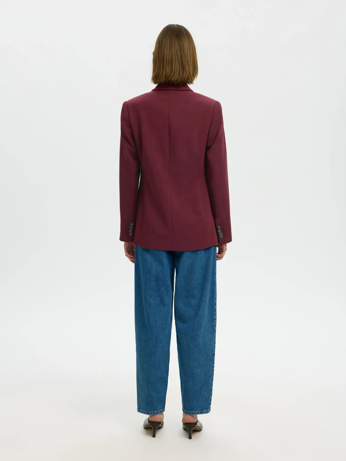 https://images.femalesconceptstore.becosoft.net/articles/slwrita-blazer-portmelange2.webp?qs=5919