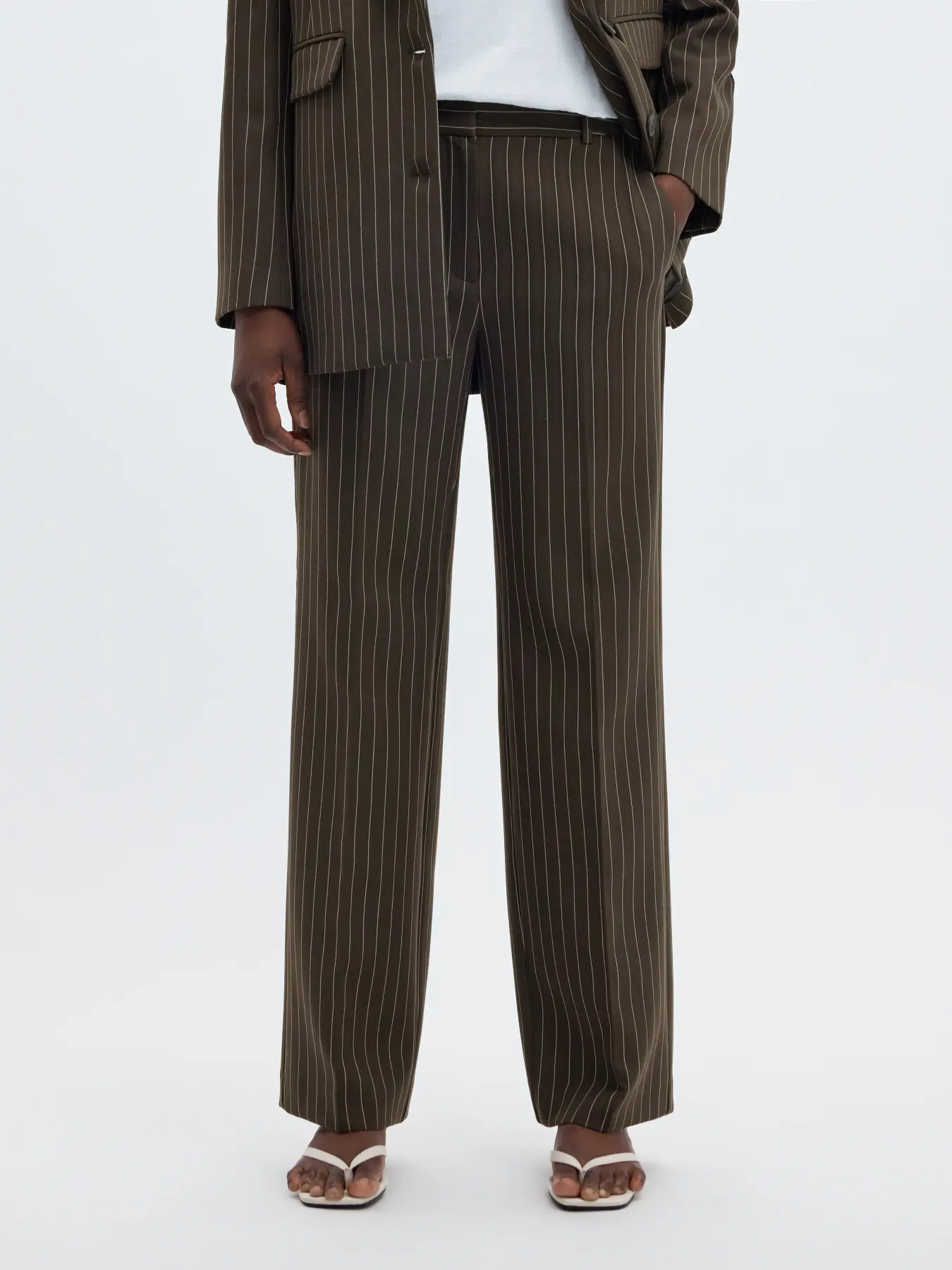 https://images.femalesconceptstore.becosoft.net/articles/slwritapantpinstripe1.webp?qs=6835