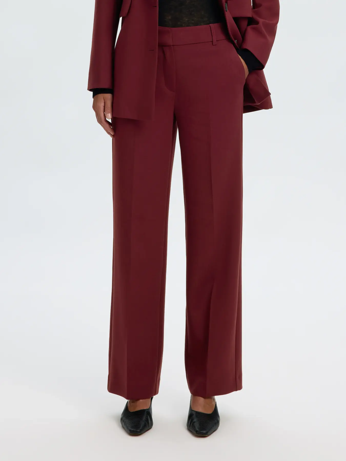 https://images.femalesconceptstore.becosoft.net/articles/slwritapantportlemange1.webp?qs=5920