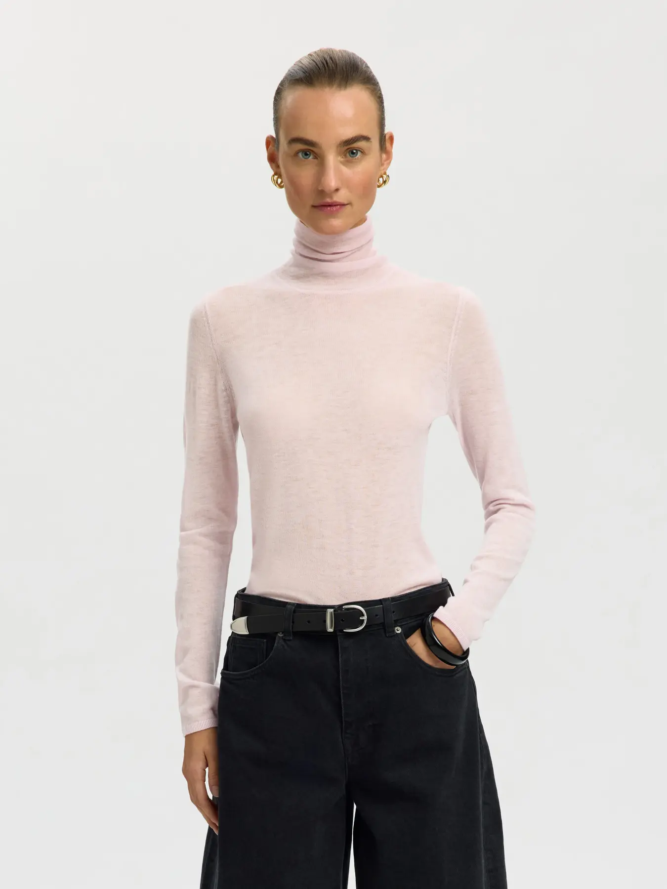 https://images.femalesconceptstore.becosoft.net/articles/slwvendywinsomeorchid1.webp?qs=6190