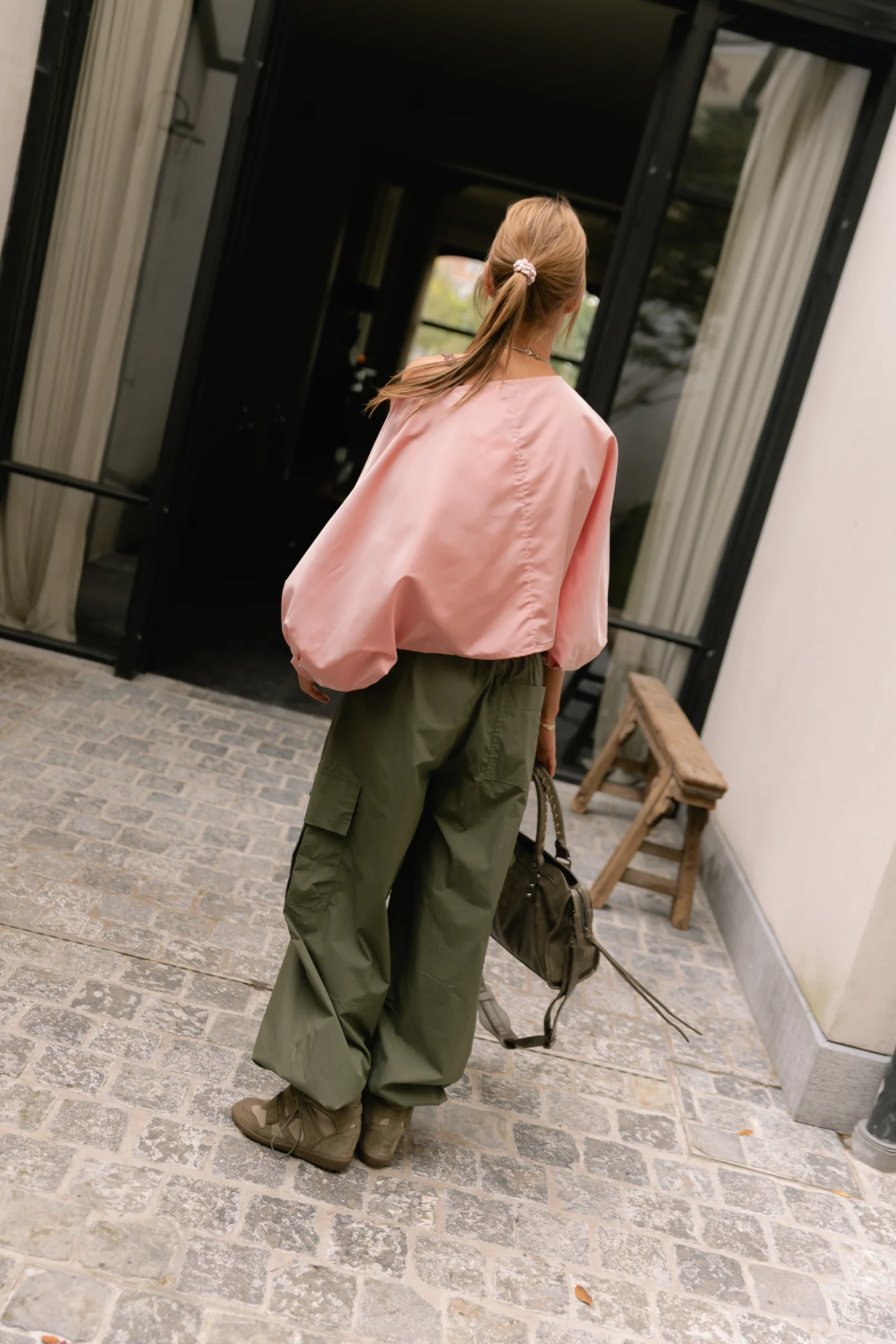 https://images.femalesconceptstore.becosoft.net/articles/suttonlightpink2.webp?qs=6537