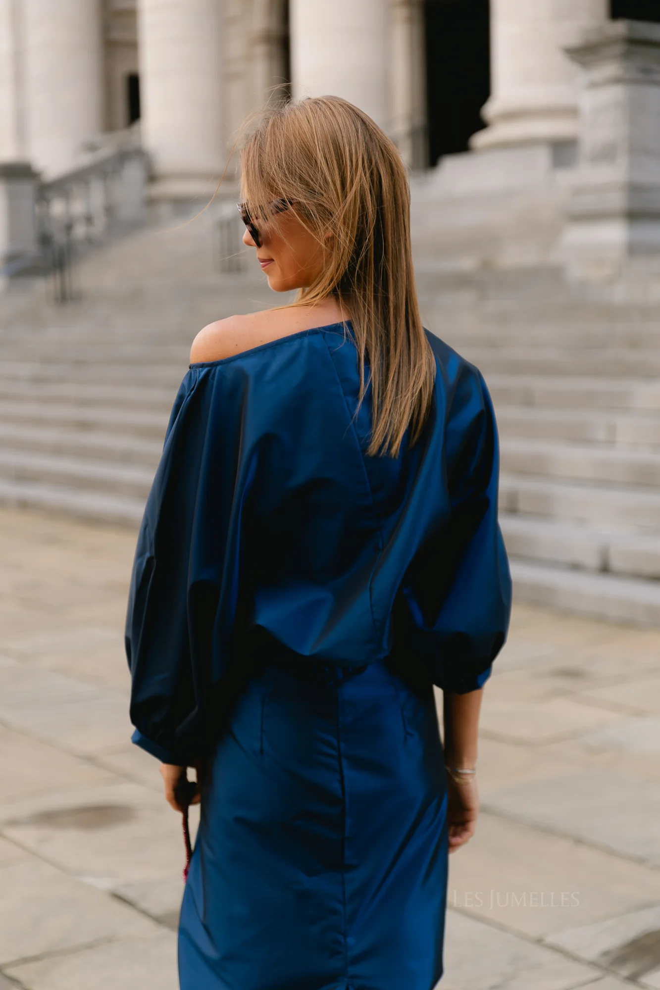 https://images.femalesconceptstore.becosoft.net/articles/suttonnavy2.webp?qs=6535