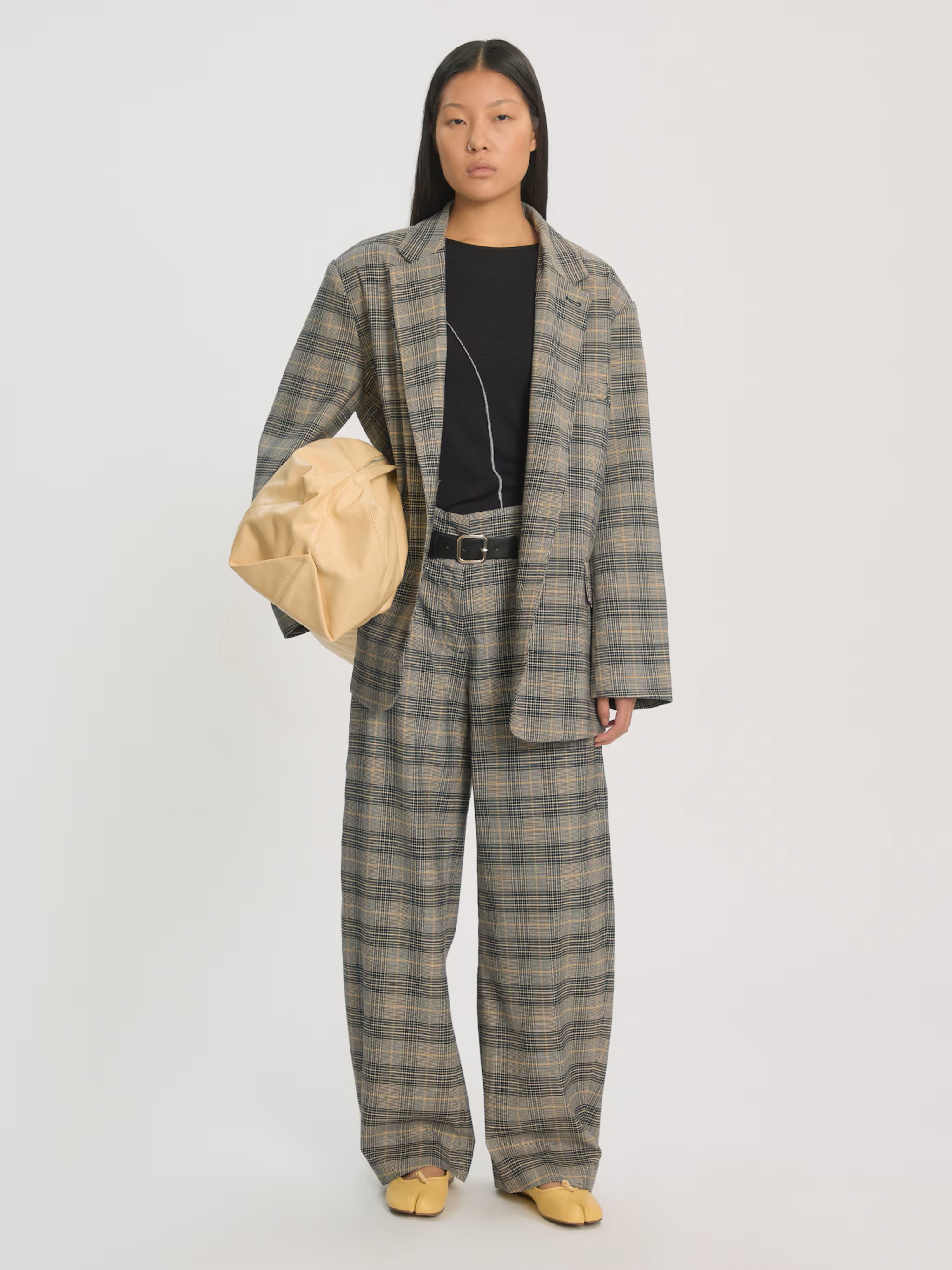 https://images.femalesconceptstore.becosoft.net/articles/tamina1.jpg?qs=6621
