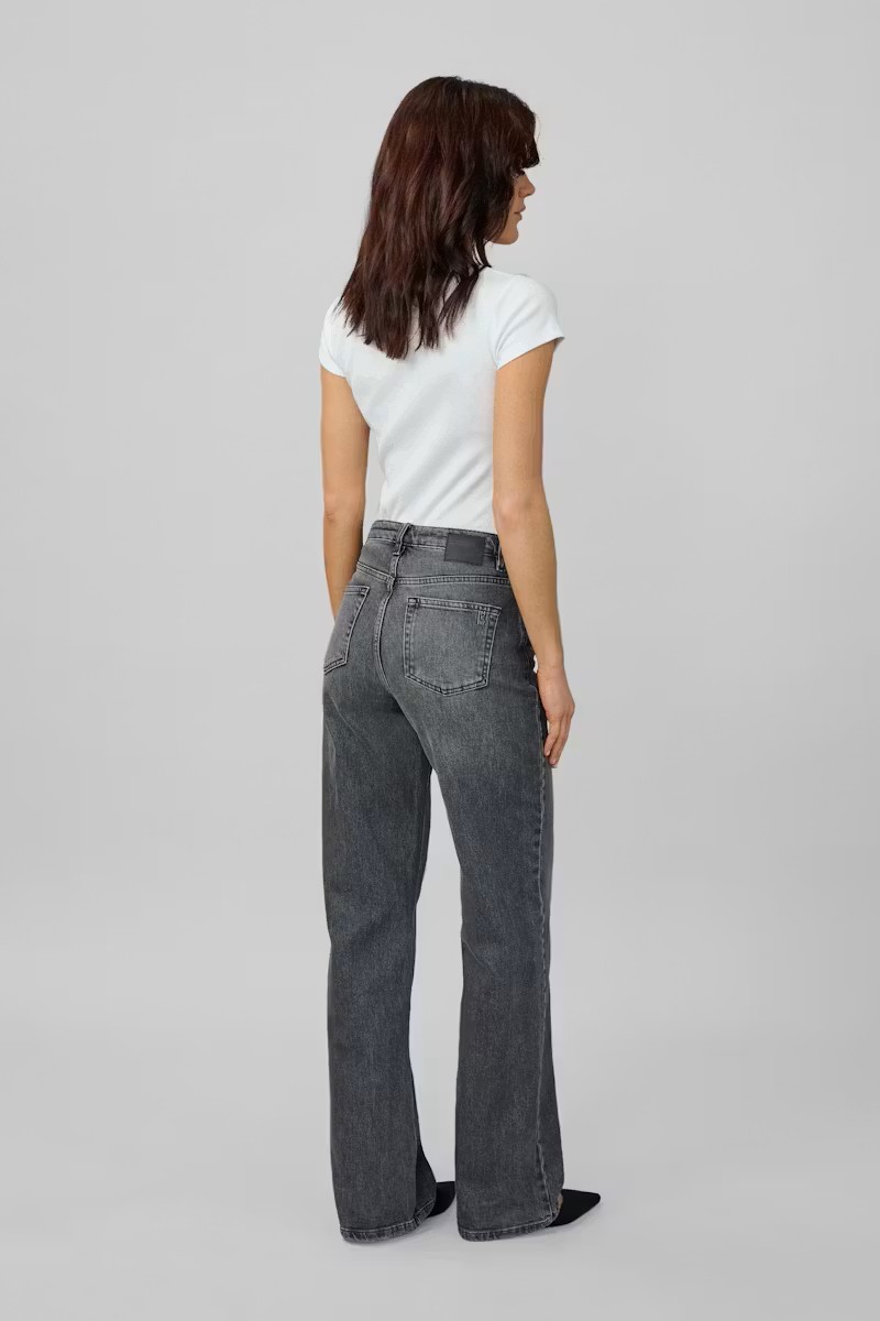 https://images.femalesconceptstore.becosoft.net/articles/thelouisdarkgreyretrowash2.jpg?qs=6056