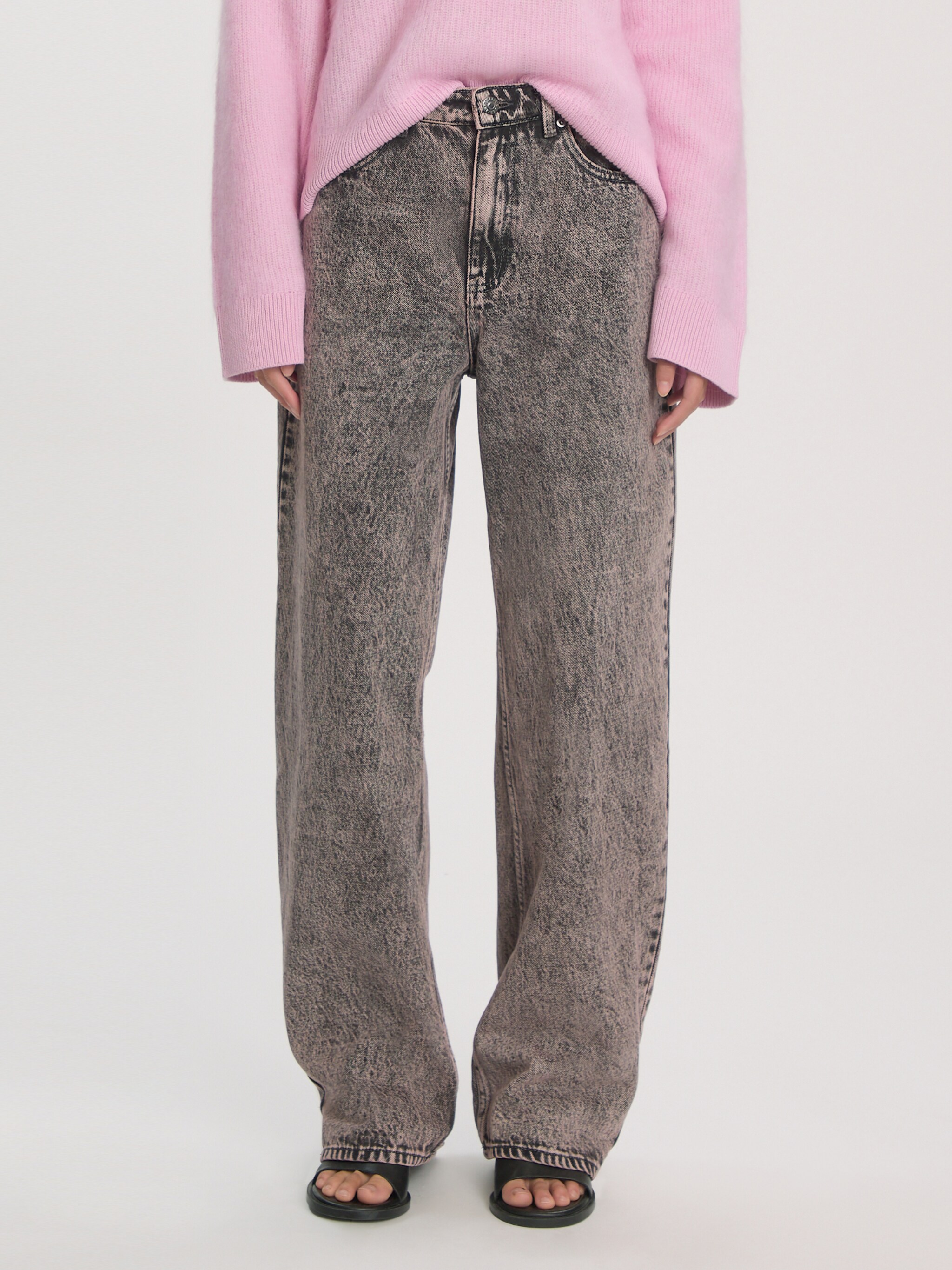 https://images.femalesconceptstore.becosoft.net/articles/theodora1.jpg?qs=6742