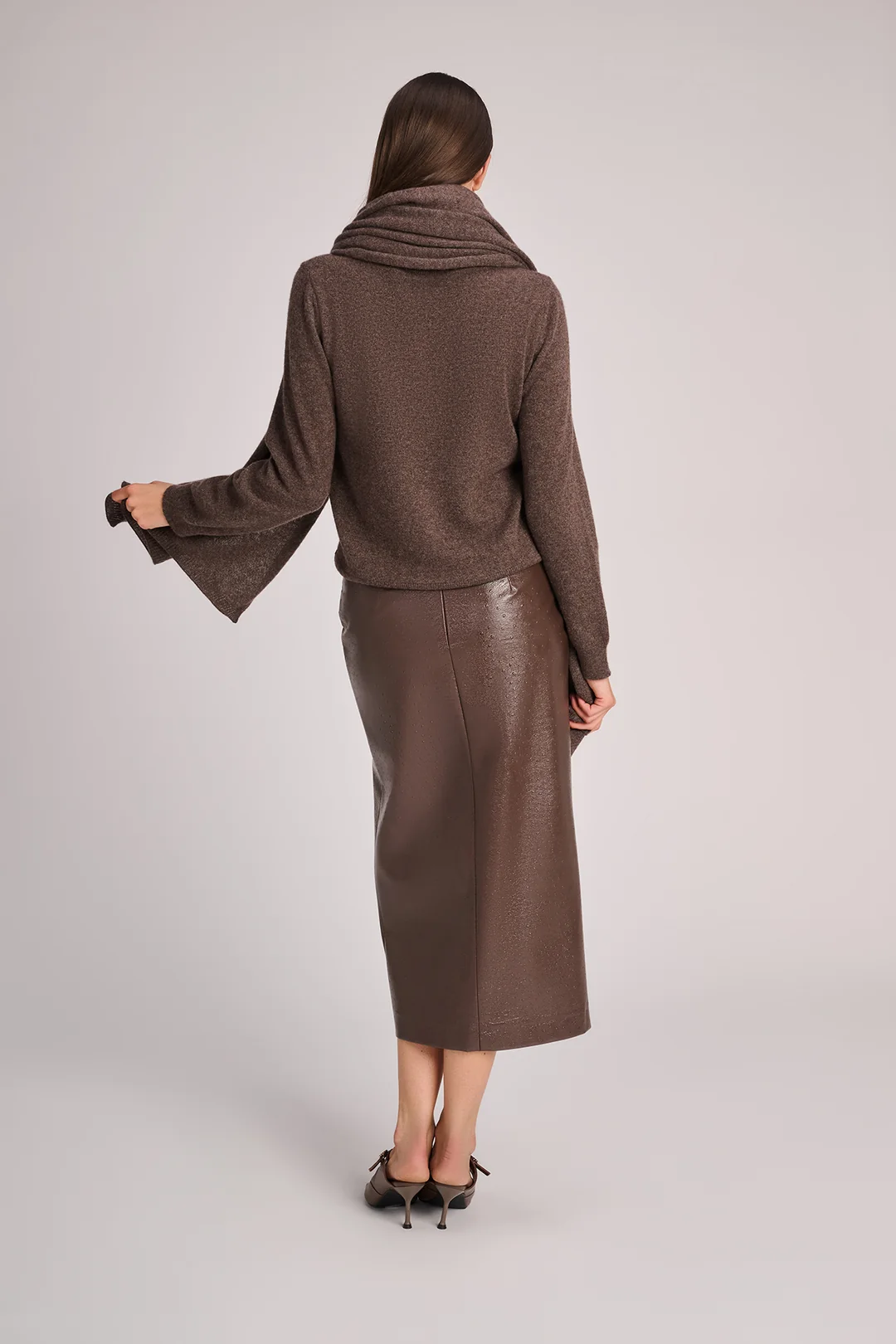 https://images.femalesconceptstore.becosoft.net/articles/viennaskirtvison2.webp?qs=6302