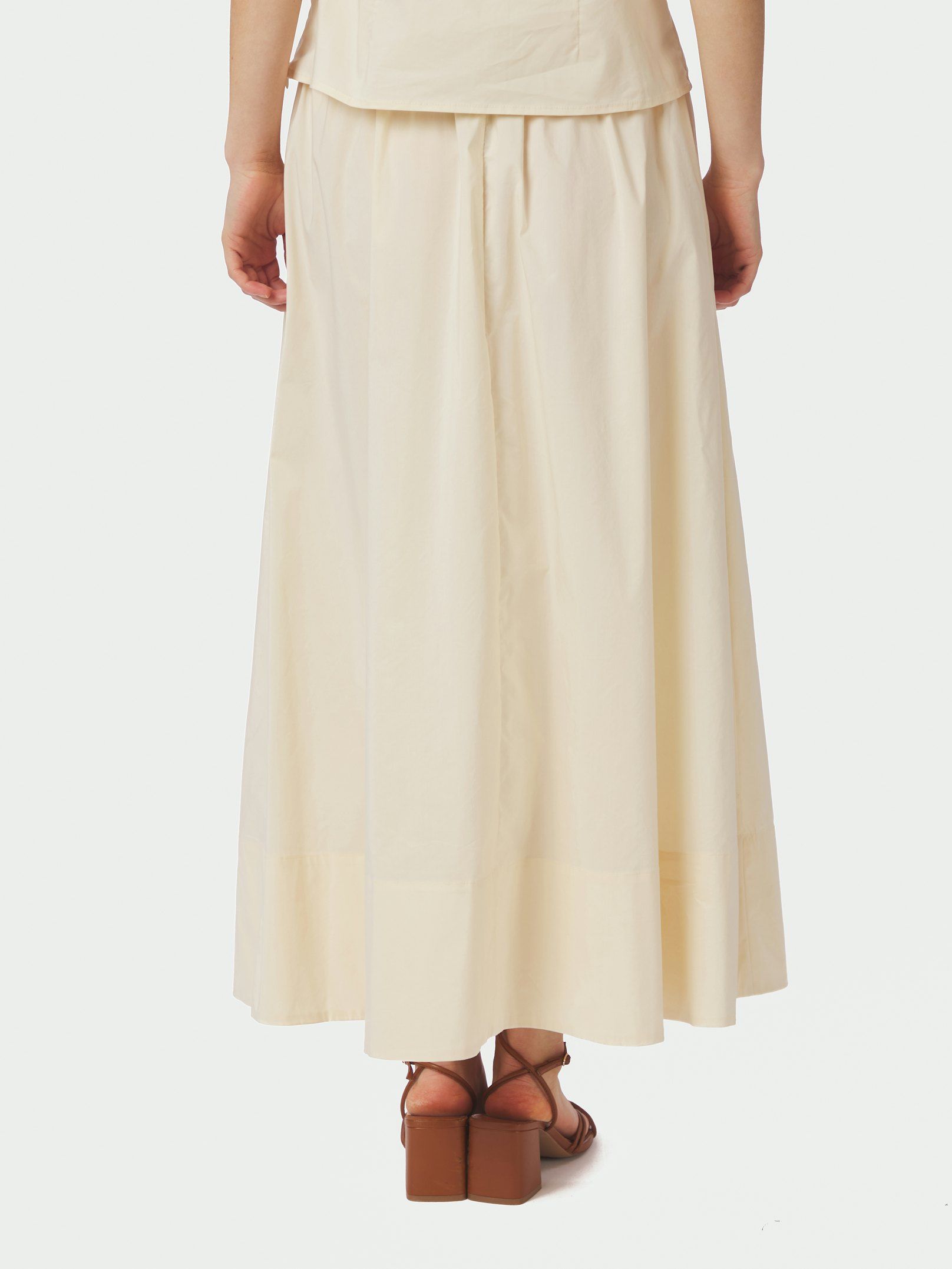 https://images.femalesconceptstore.becosoft.net/articles/yaralongpoplin-lightyellow2.jpg?qs=5719