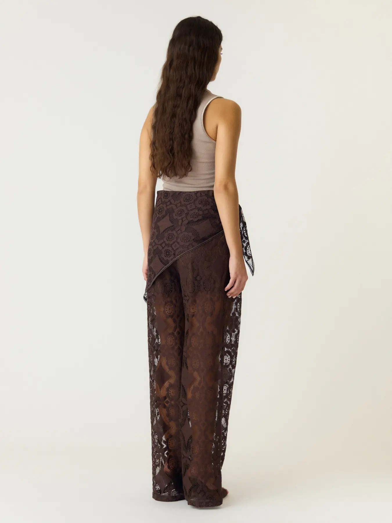 https://images.femalesconceptstore.becosoft.net/articles/yasalmipant2.webp?qs=5743