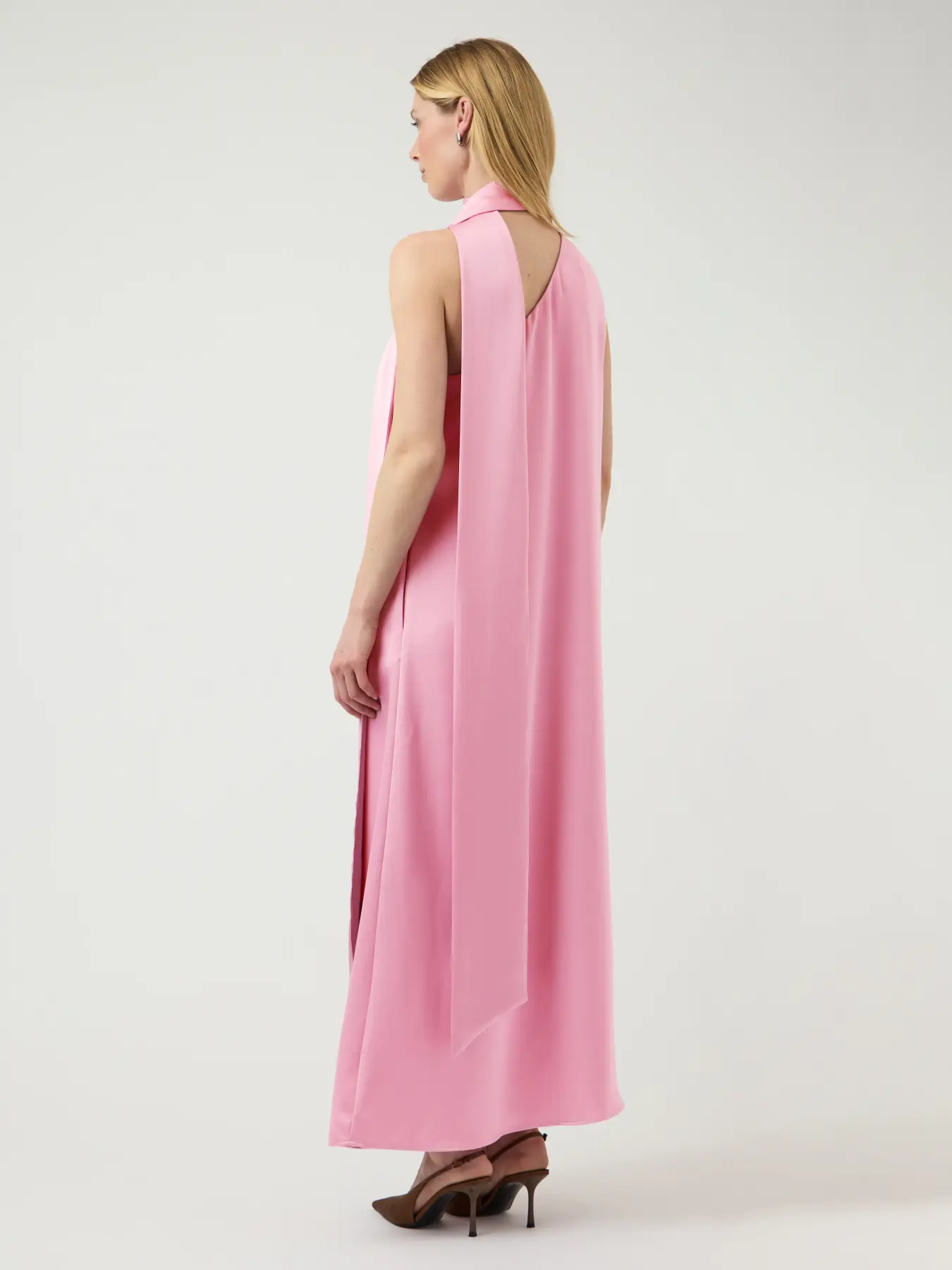 https://images.femalesconceptstore.becosoft.net/articles/yasannalinaorchidsmoke2.webp?qs=5554