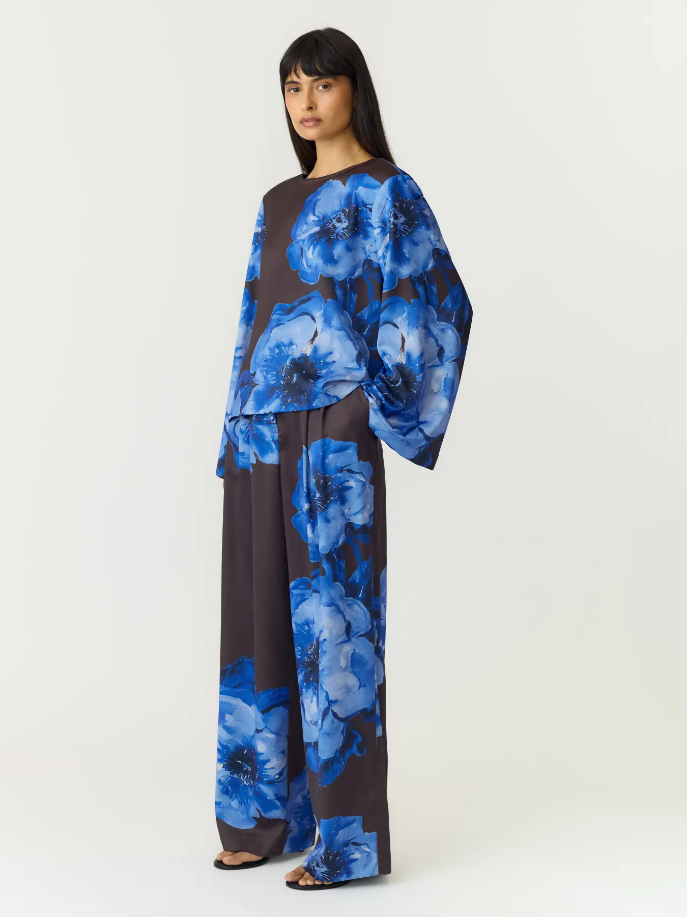 https://images.femalesconceptstore.becosoft.net/articles/yasarlenetop2.webp?qs=6829