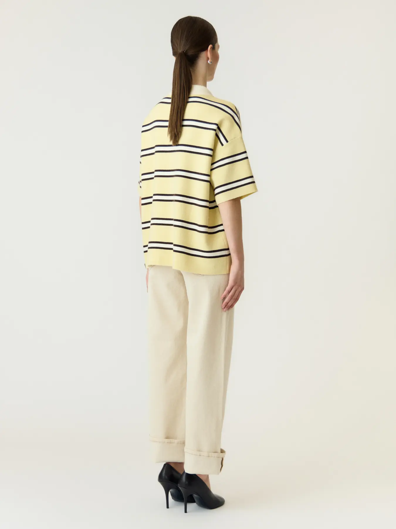 https://images.femalesconceptstore.becosoft.net/articles/yasisabell2-pullover.webp?qs=5550