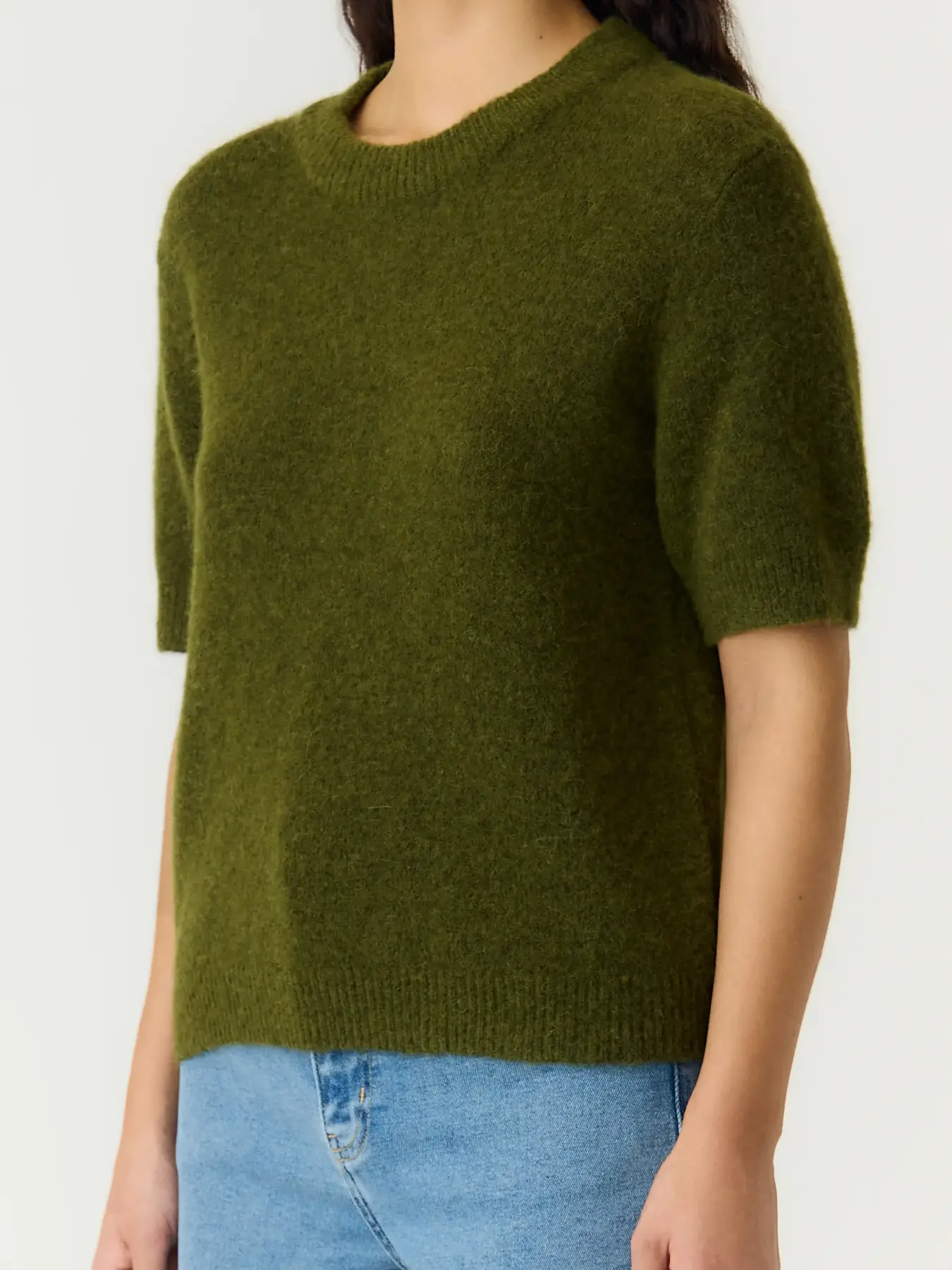 https://images.femalesconceptstore.becosoft.net/articles/yasjohiss1.webp?qs=6184