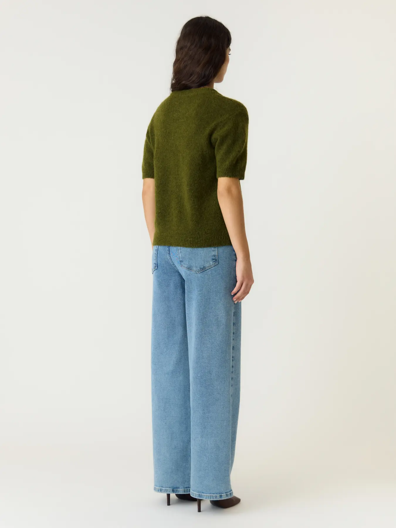 https://images.femalesconceptstore.becosoft.net/articles/yasjohiss2.webp?qs=6185