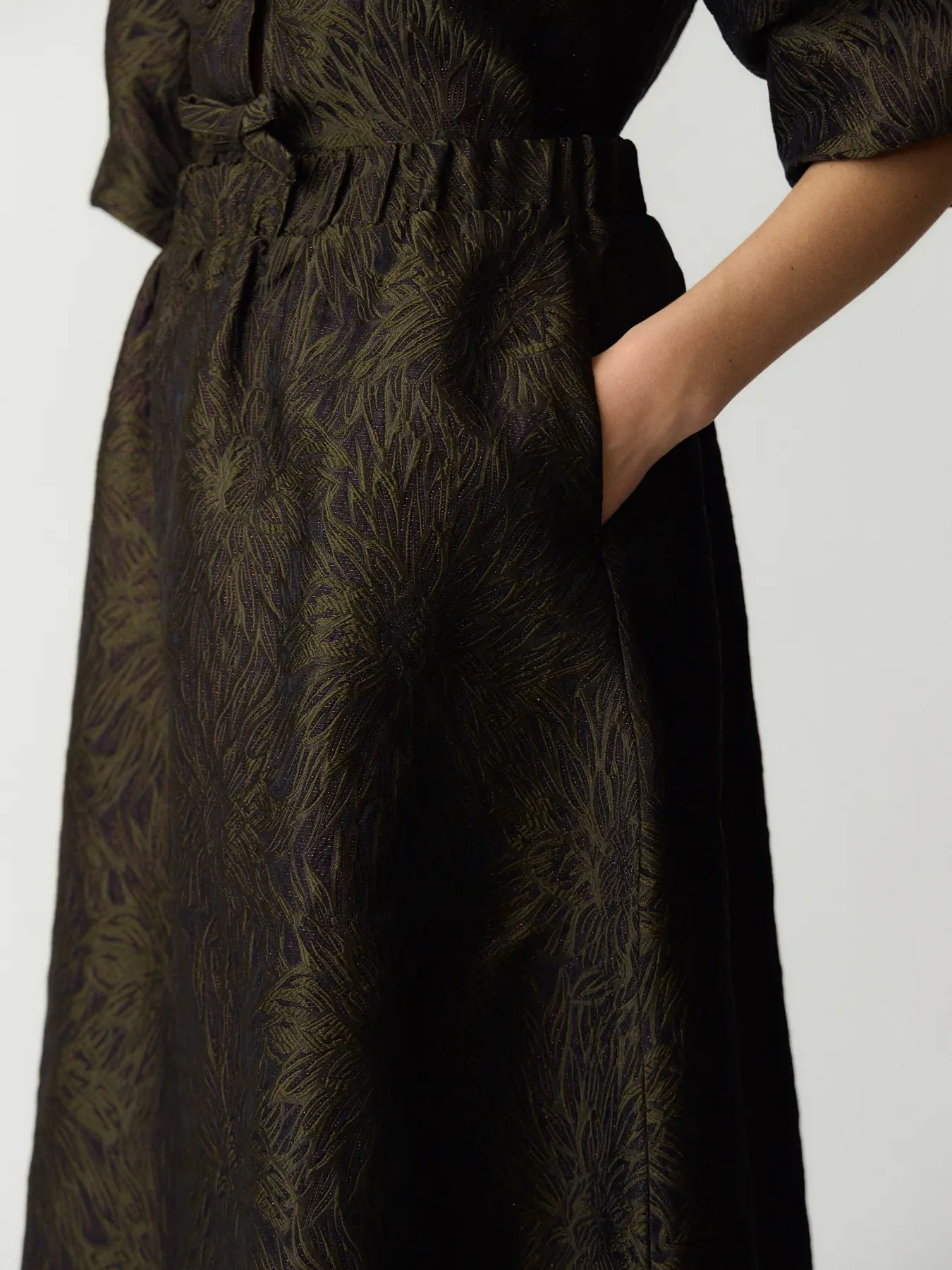 https://images.femalesconceptstore.becosoft.net/articles/yasleroc1.webp?qs=6394