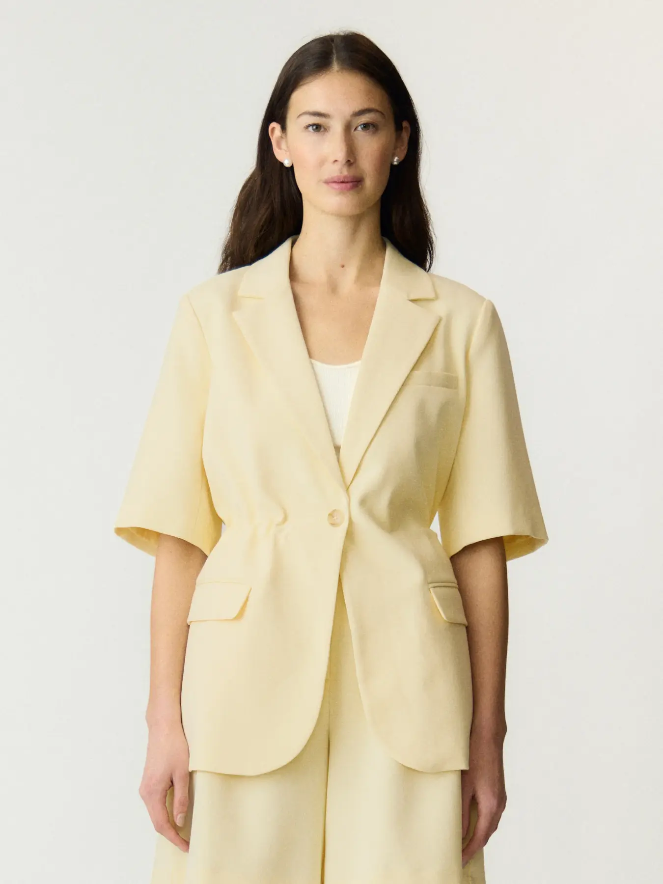 https://images.femalesconceptstore.becosoft.net/articles/yaslikkablazer1.webp?qs=5540