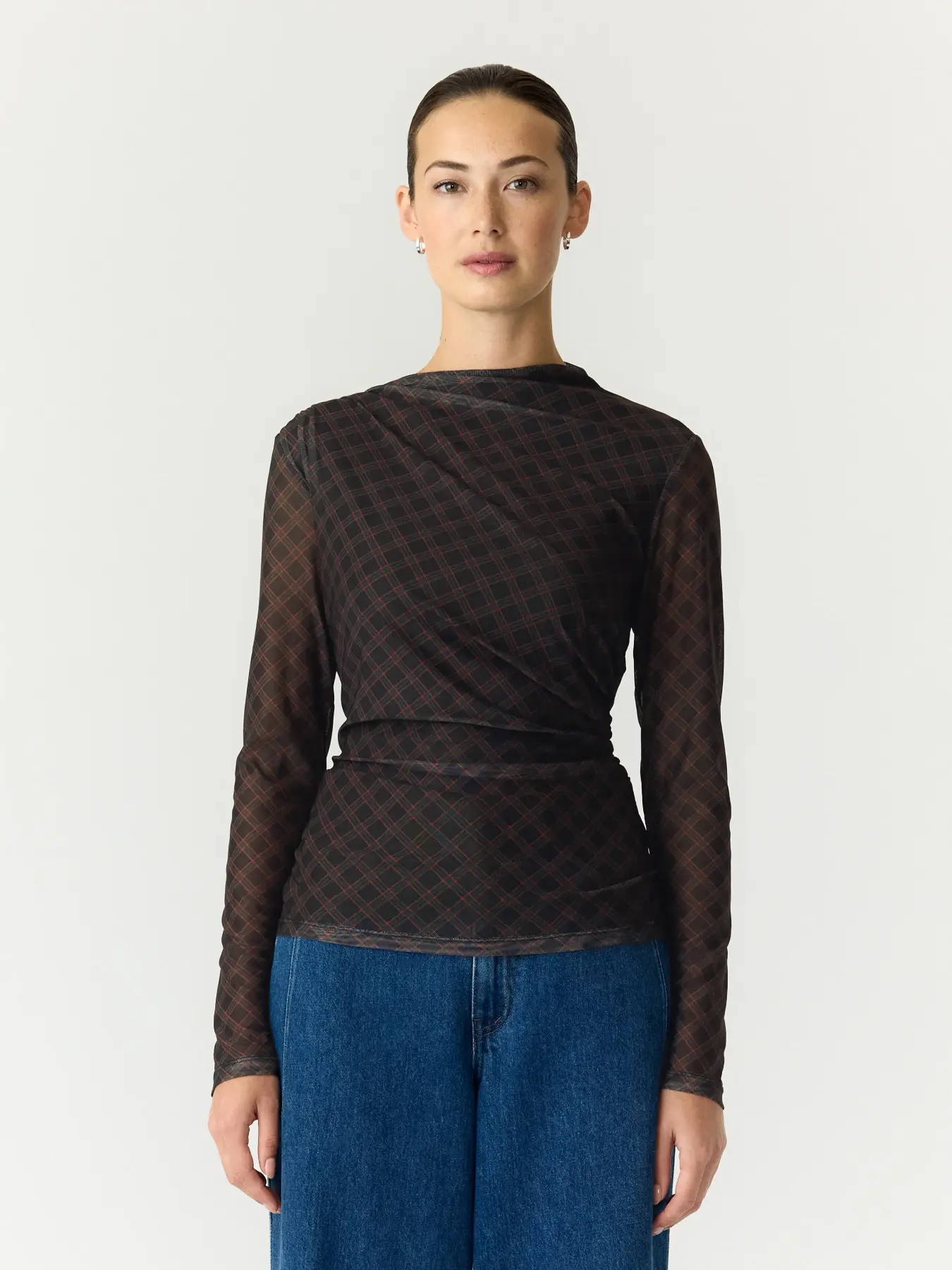 https://images.femalesconceptstore.becosoft.net/articles/yaslunua1.webp?qs=6807
