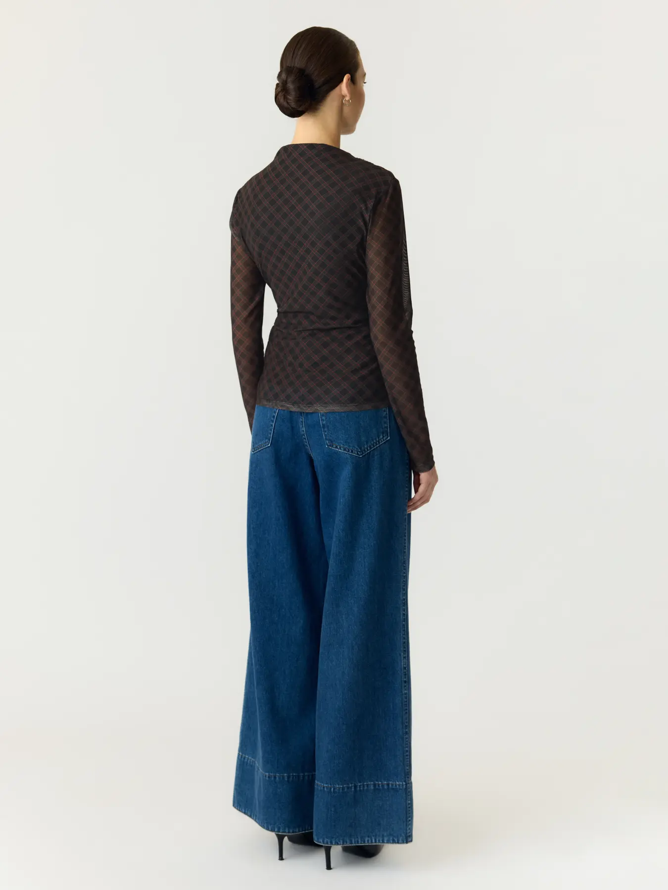 https://images.femalesconceptstore.becosoft.net/articles/yaslunua2.webp?qs=6808
