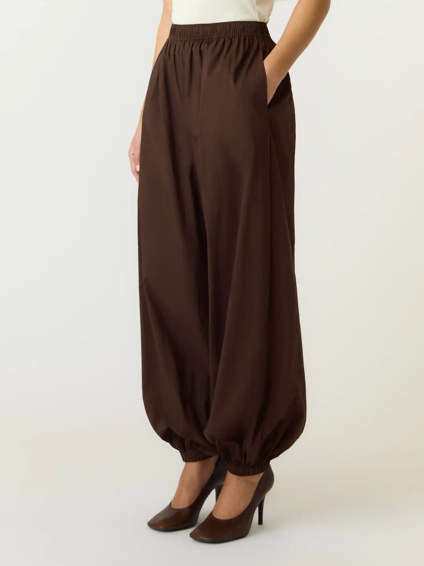 https://images.femalesconceptstore.becosoft.net/articles/yasmelvo1.webp?qs=5745