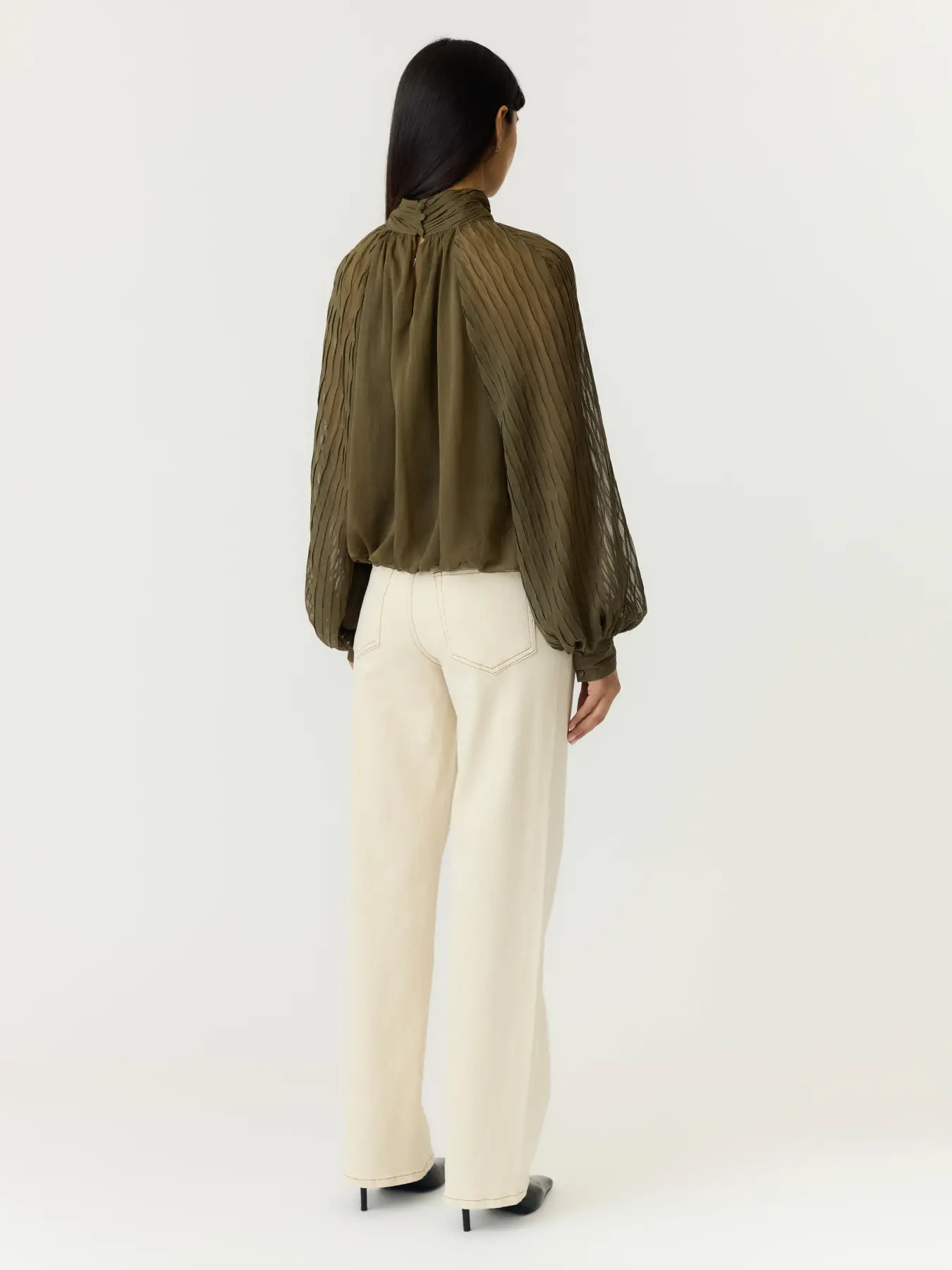 https://images.femalesconceptstore.becosoft.net/articles/yasolera2.webp?qs=6393