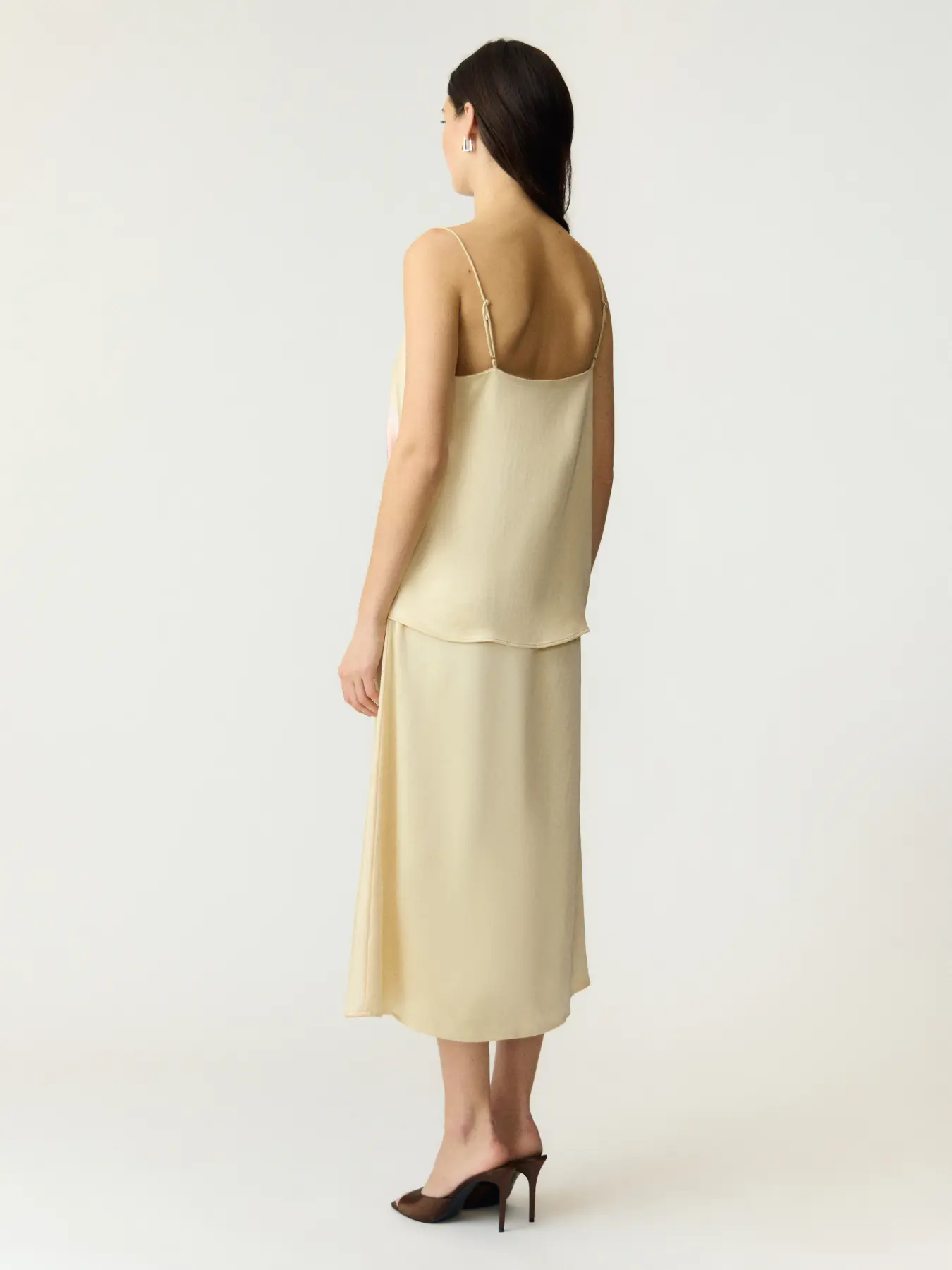 https://images.femalesconceptstore.becosoft.net/articles/yasorchidatop2.webp?qs=5545