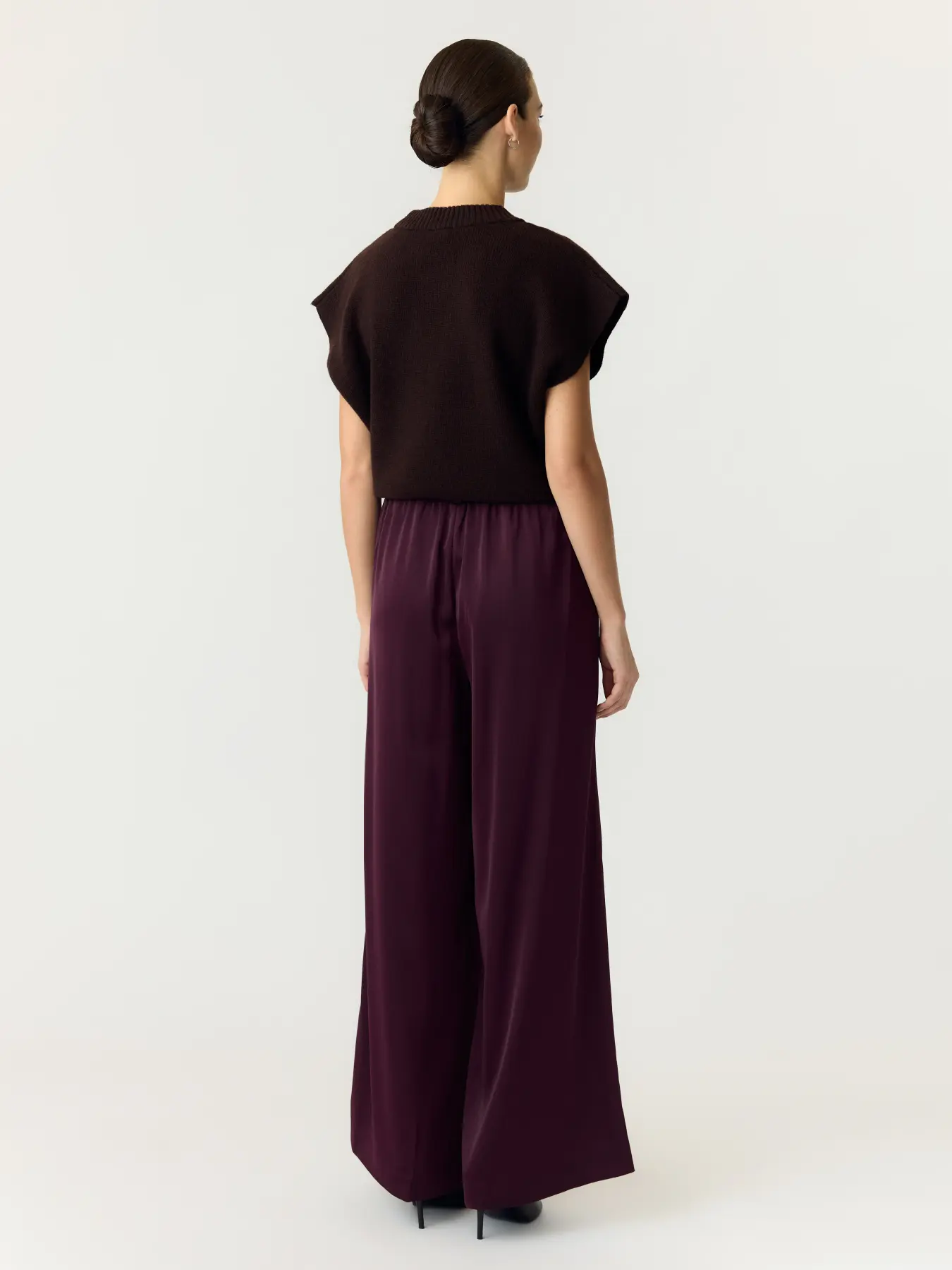https://images.femalesconceptstore.becosoft.net/articles/yaspelanapalazzo2.webp?qs=6181