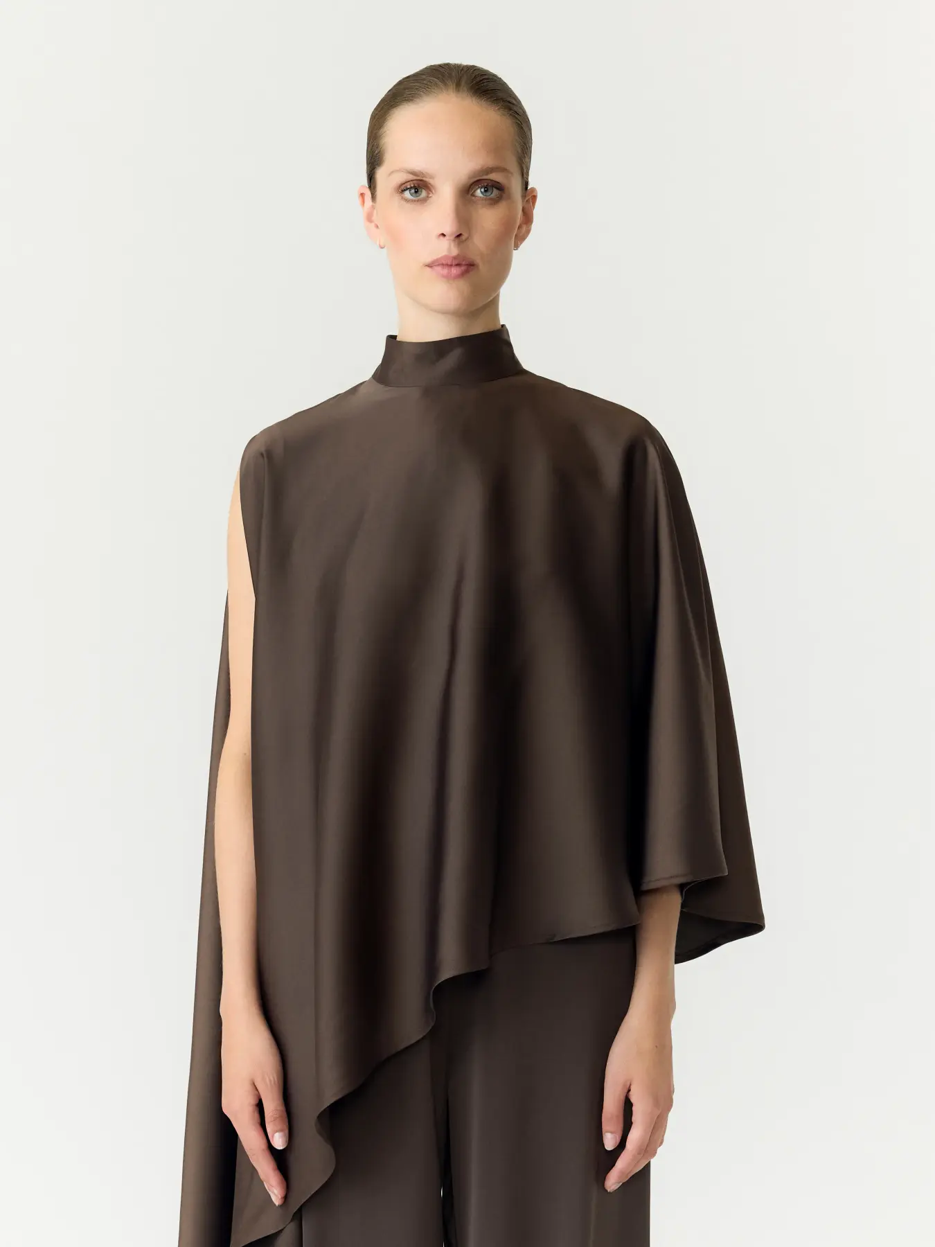 https://images.femalesconceptstore.becosoft.net/articles/yaspellacape1.webp?qs=6968