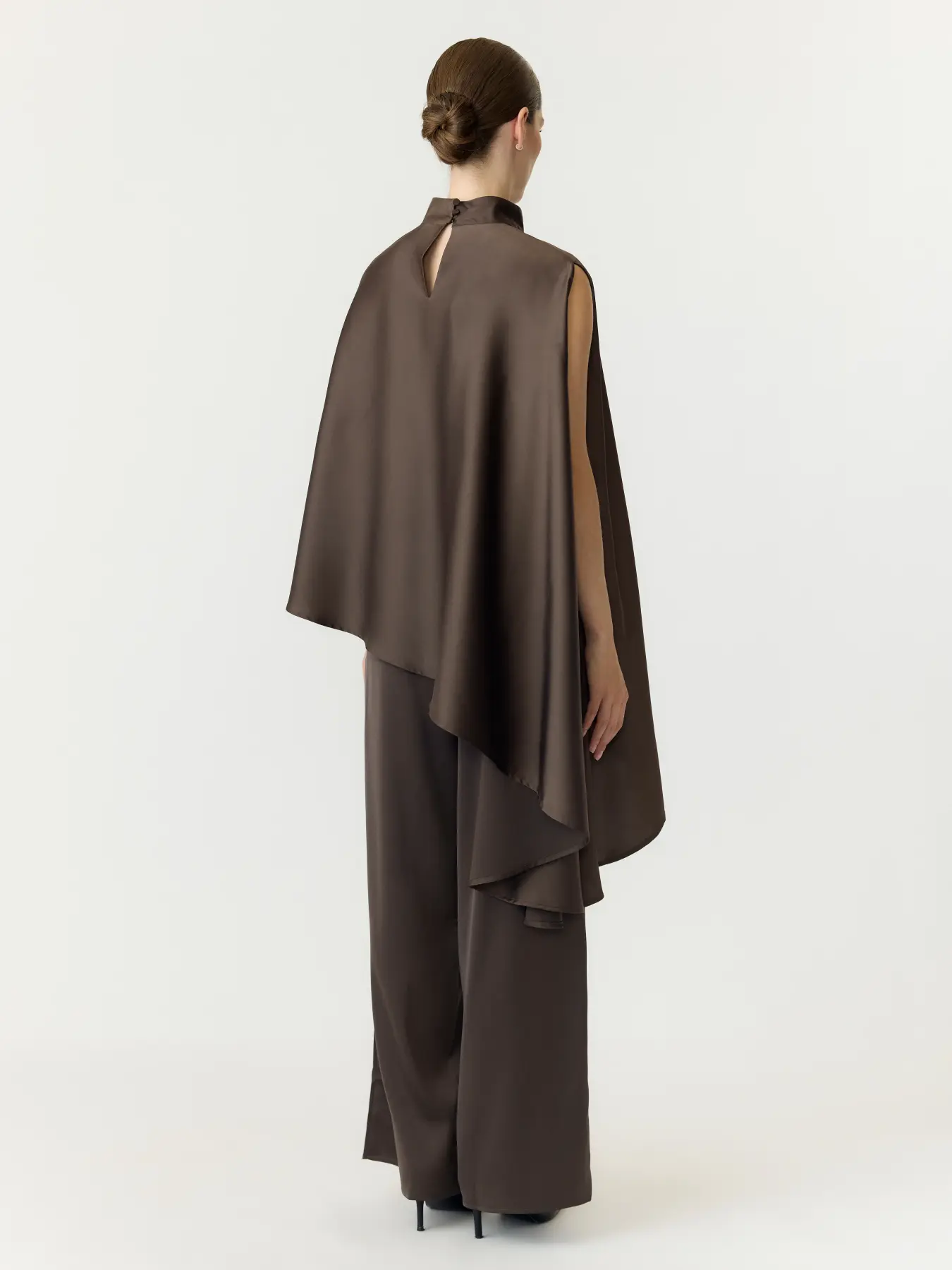 https://images.femalesconceptstore.becosoft.net/articles/yaspellacape2.webp?qs=6969