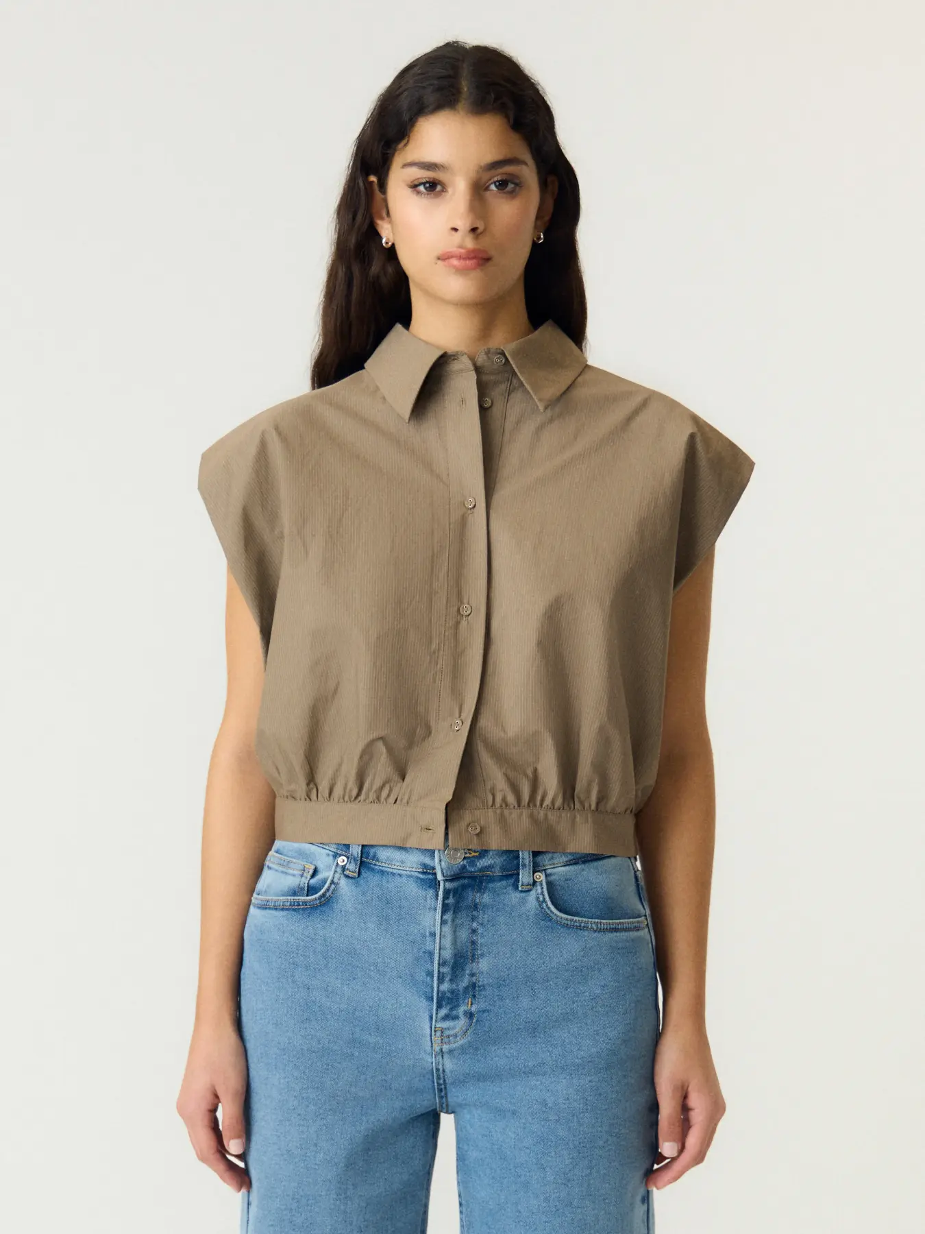 https://images.femalesconceptstore.becosoft.net/articles/yastimber-shirt1.webp?qs=5908