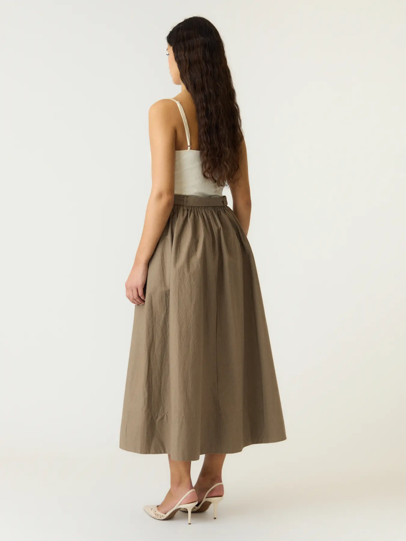 https://images.femalesconceptstore.becosoft.net/articles/yastimber-skirt2.webp?qs=5906